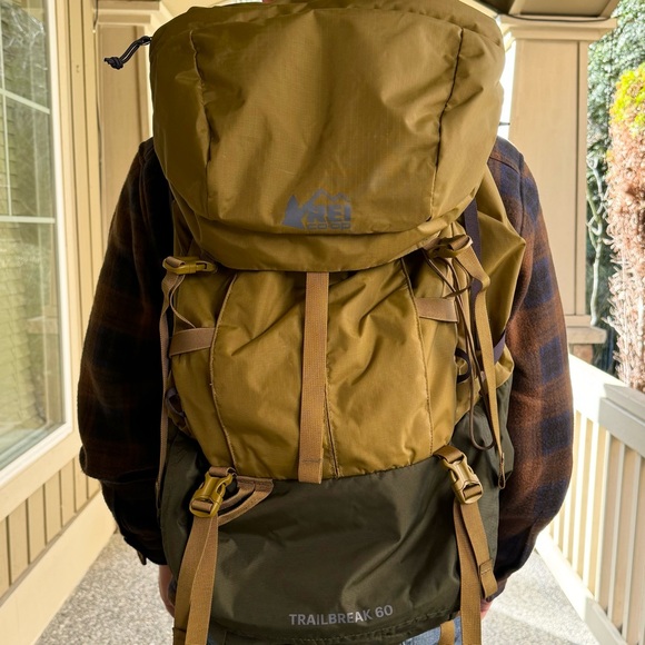 REI 60 L Backpack Trailbreak Womens Trek Gear Pack Hydration Sleeping Pad - Picture 2 of 16